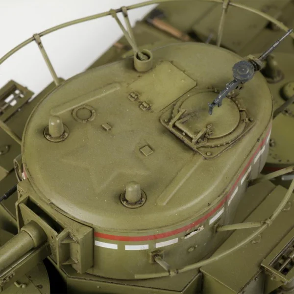 Zvesda T-35 Heavy Tank — image 4 of 11