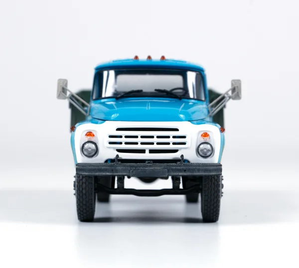 ZIL 130 &mdash; image 7 of 10