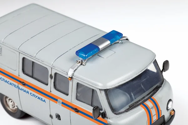 Zvesda Uaz 3909 Emergency Service Vehicle — image 8 of 9