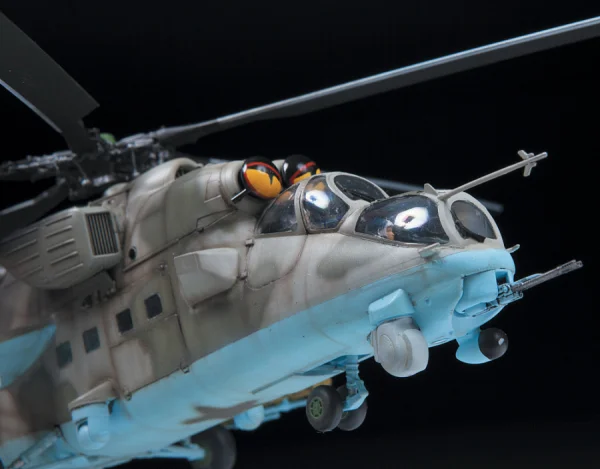 Zvezda Mil Mi-35 M Hind E — image 8 of 11