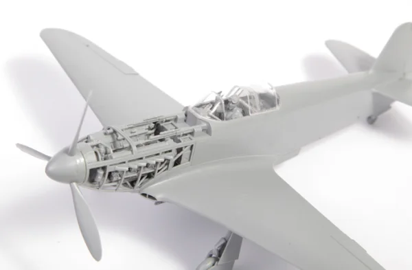 Zvezda Yak-3 Soviet WWII Fighter — image 6 of 10