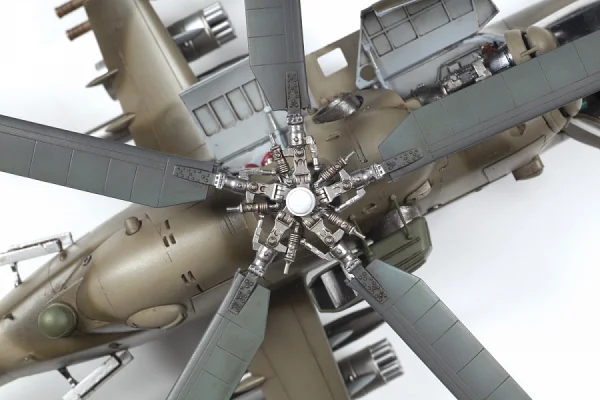 Zvezda Mil-Mi 24 V/Vp &mdash; image 5 of 9
