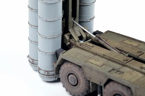 Zvesda S-400 Triumf Missile System — image 6 of 8