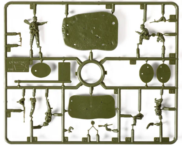 Zvesda 1/72 Soviet Paratroops — image 4 of 9