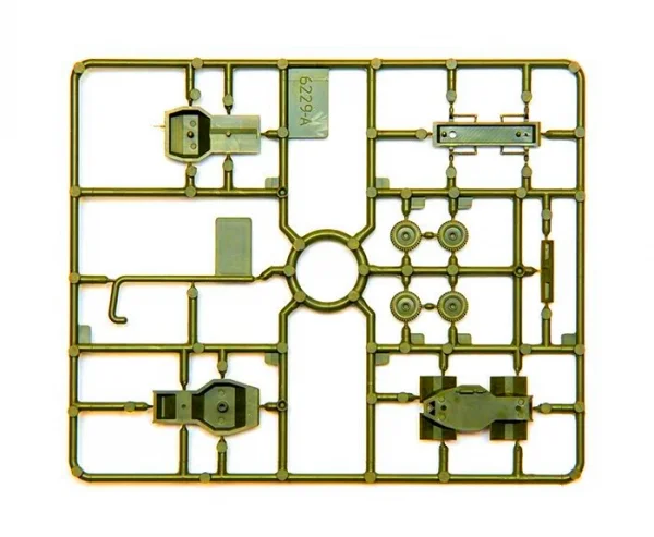 Zvezda 1:100 British Dingo Mk.1 Armoured Scout Car Kit &mdash; image 4 of 7