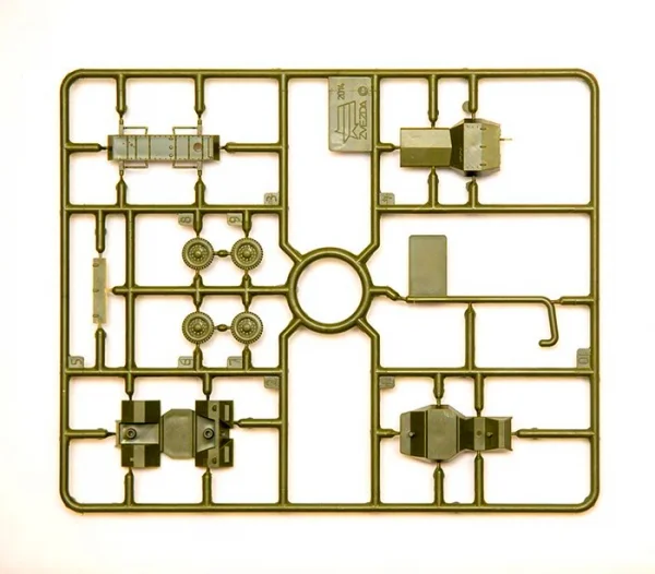 Zvezda 1:100 British Dingo Mk.1 Armoured Scout Car Kit &mdash; image 5 of 7