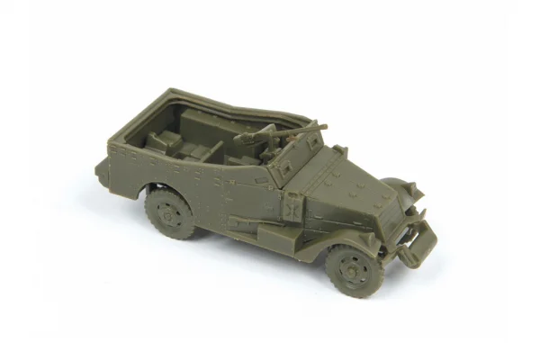 Zvesda Soviet M-3 Scout Car With Machine