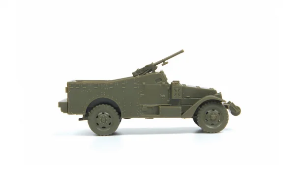 Zvesda Soviet M-3 Scout Car With Machine