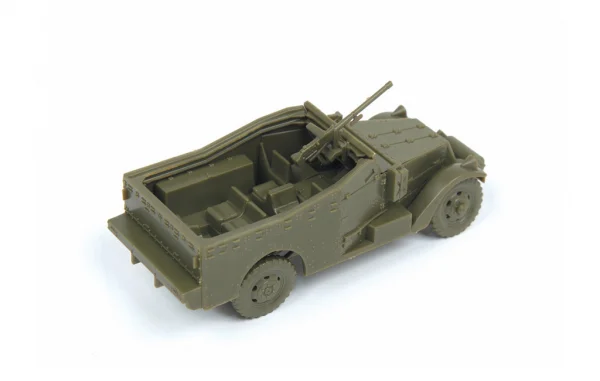 Zvesda Soviet M-3 Scout Car With Machine