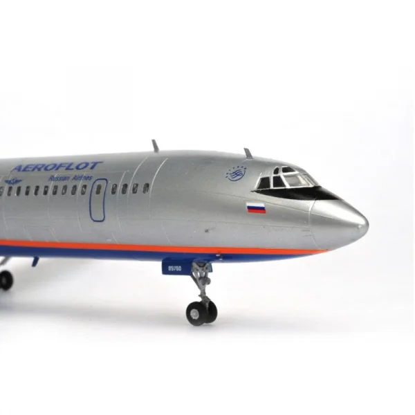 Zvesda Tu-154M Russian Airliner — image 5 of 8