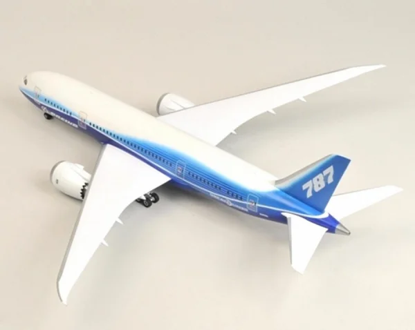 Zvesda 1:144 Boeing 787 Dreamliner — image 5 of 7