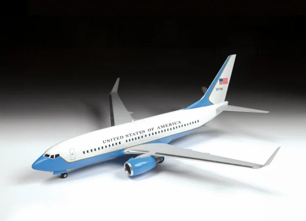 Zvezda Boeing 737-700 — image 4 of 6