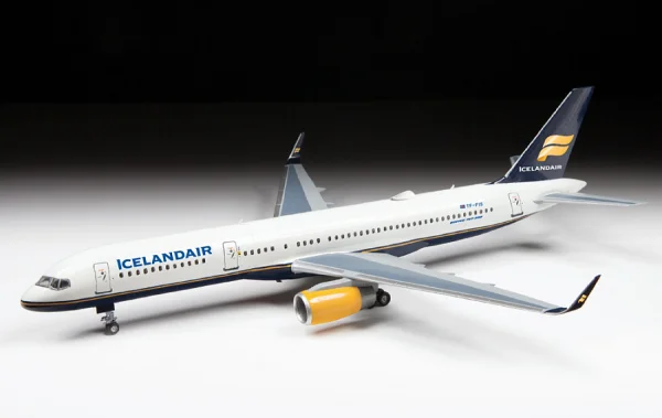 Zvesda Boeing 757-200 — image 8 of 10