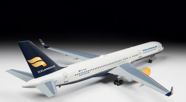 Zvesda Boeing 757-200 — image 7 of 10