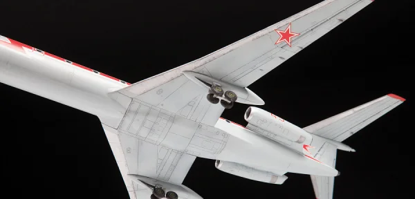 Zvezda Tupolew Tu-134 Ubl — image 5 of 7