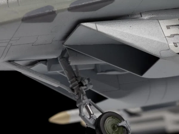 Zvesda Mig-29C (9-13) &mdash; image 8 of 12