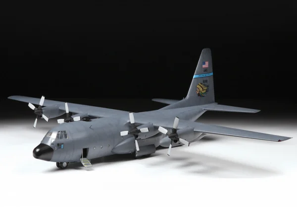 Zvezda C-130 H Hercules — image 6 of 9