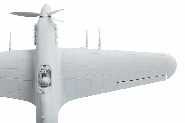 Zvesda Hawker Hurricane Mk II C — image 6 of 9