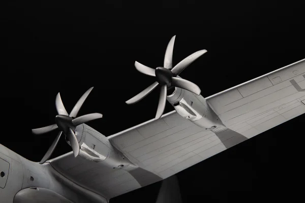 Zvesda Hercules C-130J — image 3 of 9
