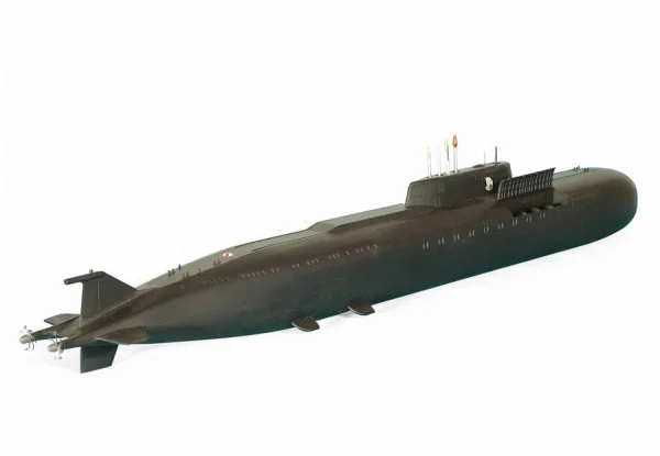 Zvesda Kursk Submarine 1/350 — image 5 of 7