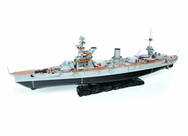 Zvezda 1/350 Battleship Marat — image 2 of 10