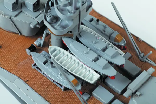 Zvezda 1/350 Battleship Marat — image 7 of 10