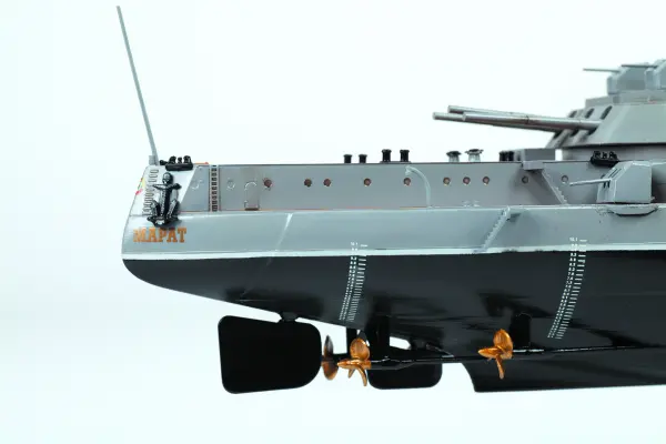 Zvezda 1/350 Battleship Marat — image 8 of 10