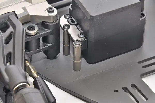Hobao Hyper Extreme VTE2 1/7 CNC Aluminium. Receiver Box Posts — image 3 of 3