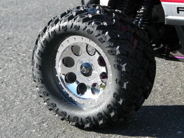 HPI MAG-8 Chrome 3.2 Inch Wheels (83X56mm) - 17mm Hex - 1 Pair