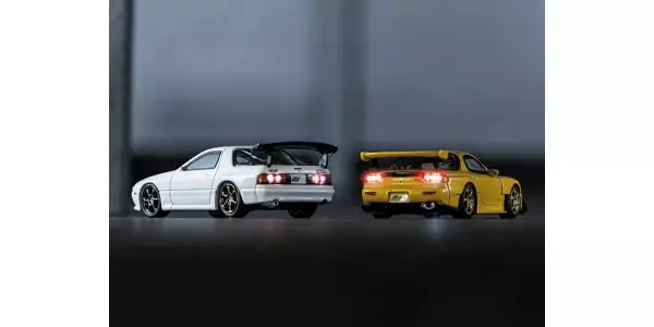 Kyosho MOTN LED System 1:64 Mazda RX-7 (FD3S) Initial D &mdash; image 11 of 11