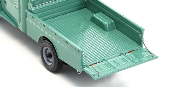 Kyosho 1:18 Toyota Land Cruiser 40 Pick Up 1980 Fashion Green — image 5 of 7