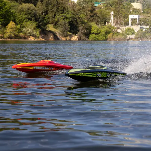 Pro Boat Sonicwake 36 V3 RTR &mdash; image 5 of 17