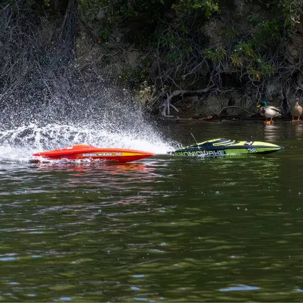 Pro Boat Sonicwake 36 V3 RTR &mdash; image 7 of 17