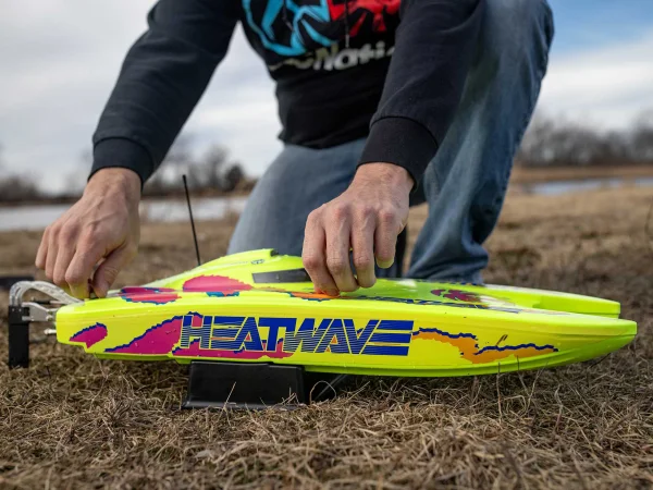 Pro Boat Blackjack 24 V2