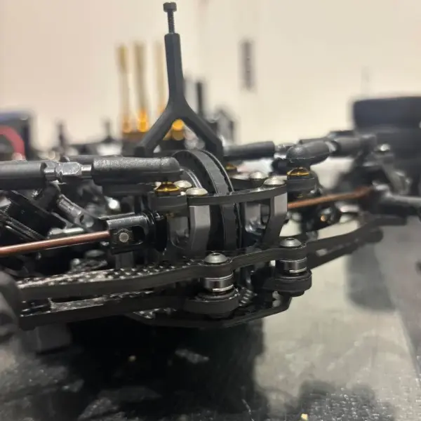 Carbon Fibre Rear Inboard Toe Option Set - Mi10 &mdash; image 3 of 3