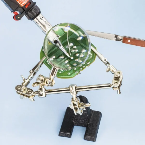 Modelcraft Helping Hand With Glass Magnifier