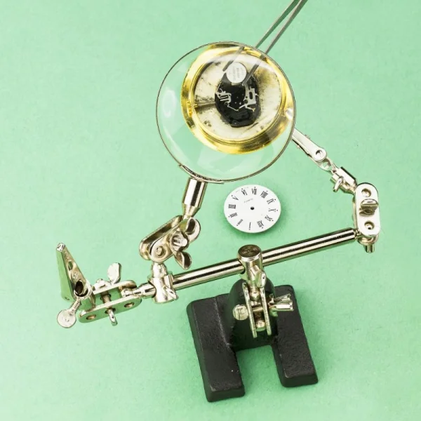 Modelcraft Helping Hand With Glass Magnifier
