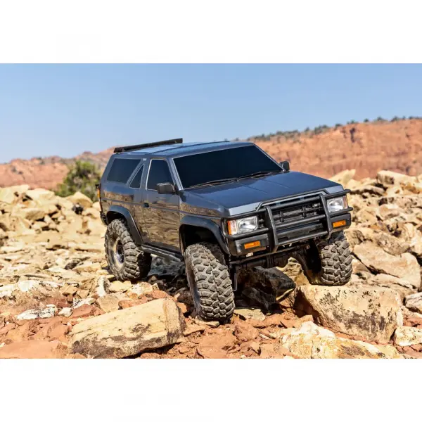 Traxxas TRX-4 1988 Nissan Pathfinder — image 25 of 25