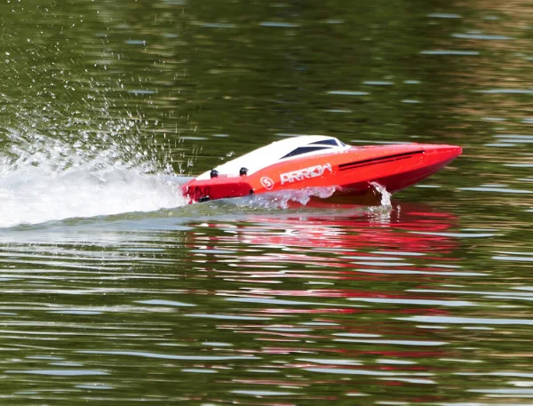 UDI Arrow 65cm Speedboat — image 3 of 11