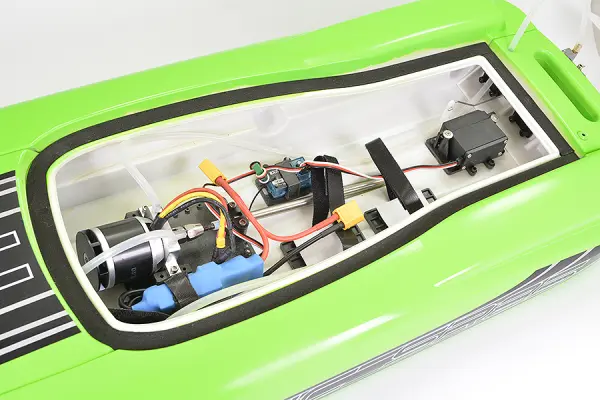 Volantex Atomic SR85 Brushless Boat - Green — image 3 of 20