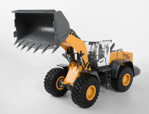 RC4WD 1:14 Scale Earth Mover 870K Hydraulic Wheel Loader w/White Cab RC4WD