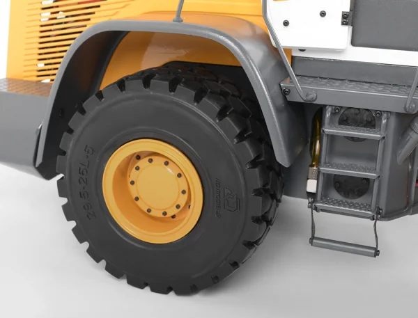RC4WD 1:14 Scale Earth Mover 870K Hydraulic Wheel Loader w/White Cab RC4WD