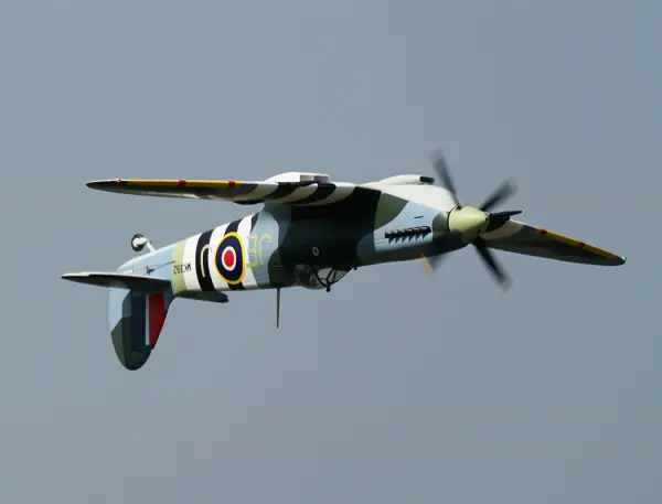 XFly Supermarine Spitfire Mk IX Green 1200mm &mdash; image 3 of 20