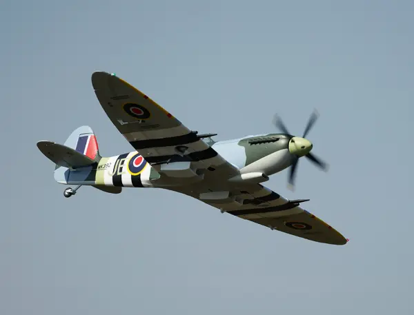 XFly Supermarine Spitfire Mk IX Green 1200mm &mdash; image 7 of 20
