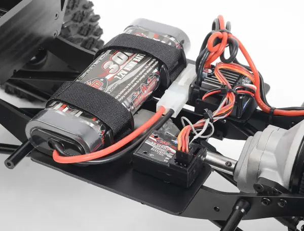 RC4WD C2X Class 2 Competition Truck with Mojave II 4 Door Body — image 7 of 20