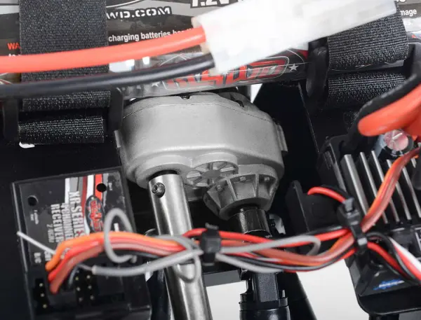 RC4WD C2X Class 2 Competition Truck with Mojave II 4 Door Body — image 9 of 20