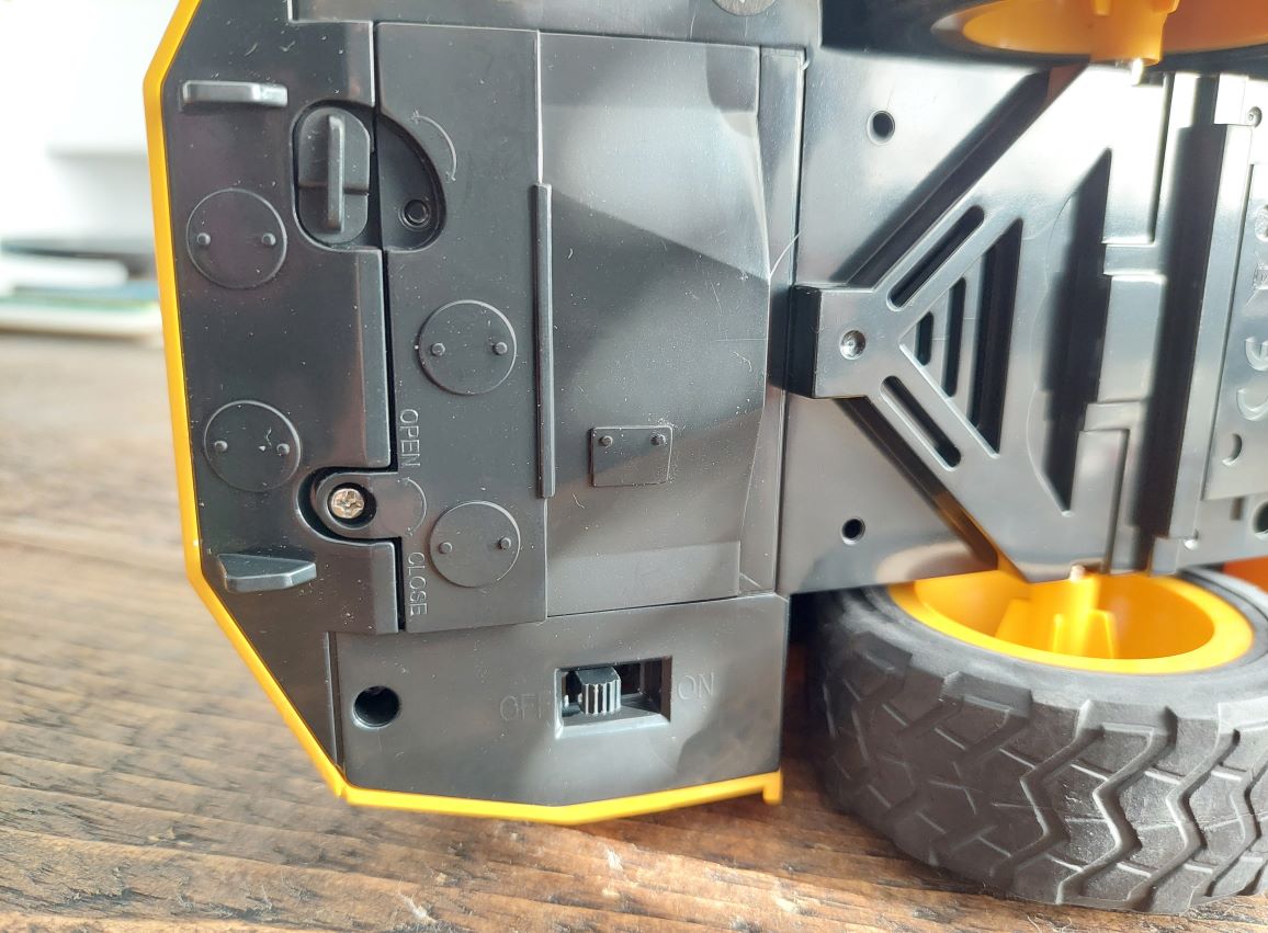 Huina Articulated dump truck ( CY1553 ) unboxing