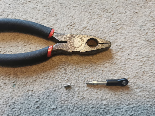 TT-02 Front hub DIY mod
