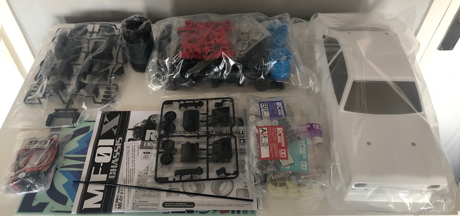 Tamiya MF-01X Escort unboxing