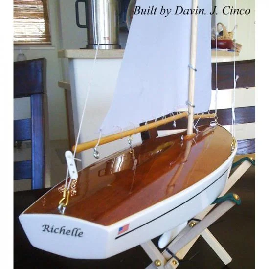 Dumas Ace Sloop Kit (1102) — image 8 of 9